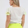 blusa tecido cropped bordado flor mana banana 5